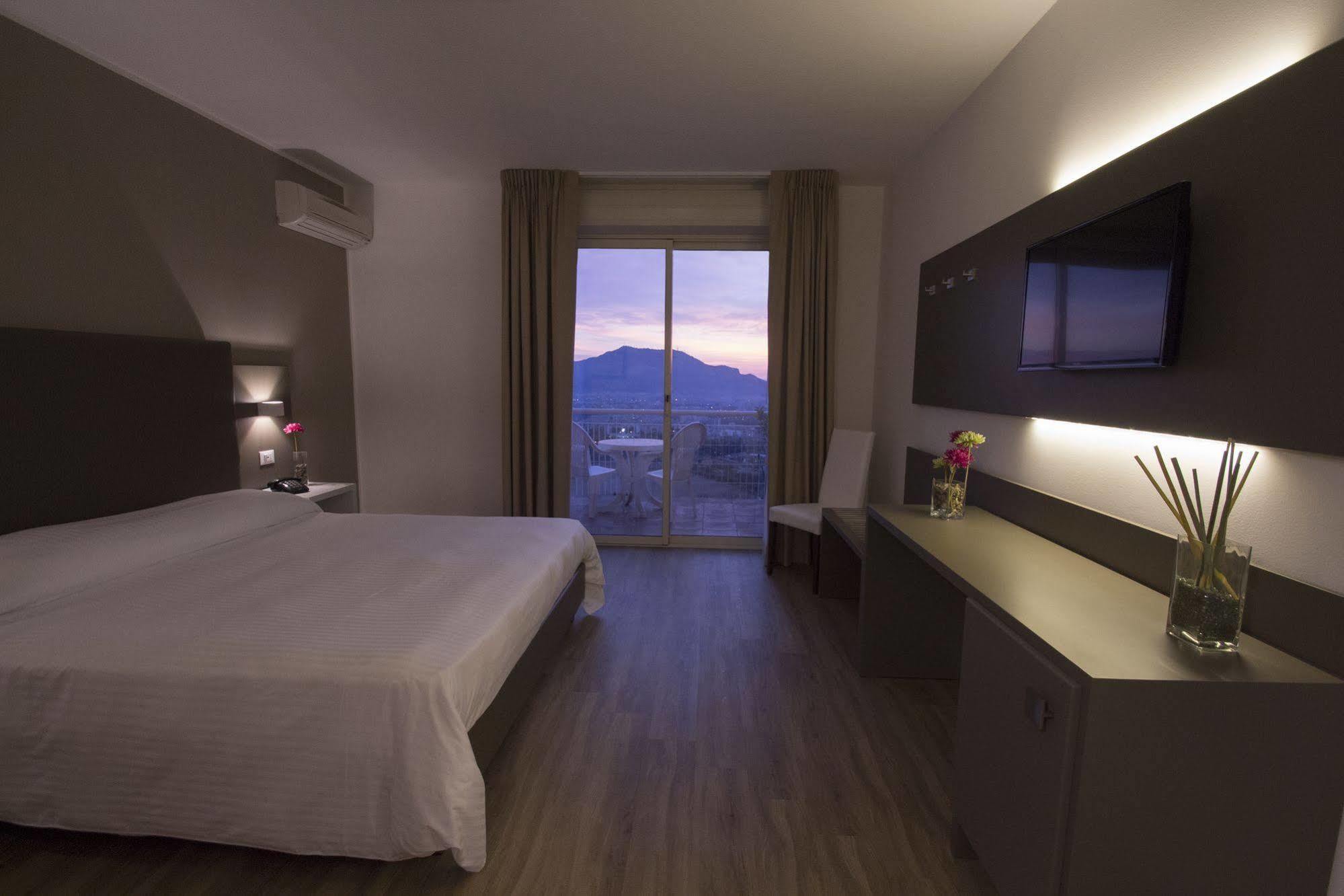 Hotel Bel 3 ปาแลร์โม ภายนอก รูปภาพ